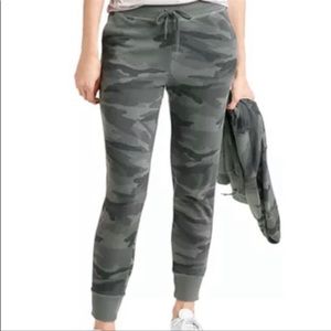 ❤️ Splendid Camo Joggers